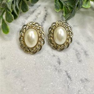 ⭐️Vintage statement earrings⭐️